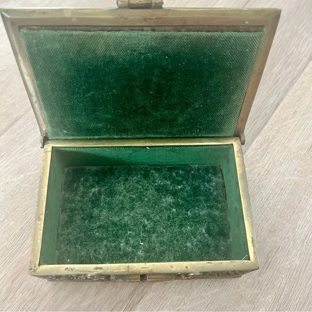 Rare Antique Belgique Art Nouveau Repousse‎ Flower Brass Jewelry Casket Box